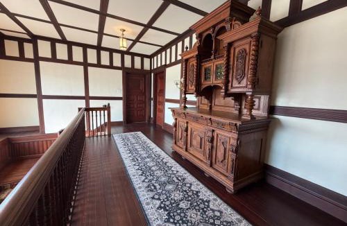 Lebanon - Pine Grove Bed & Breakfast | Alden Villa