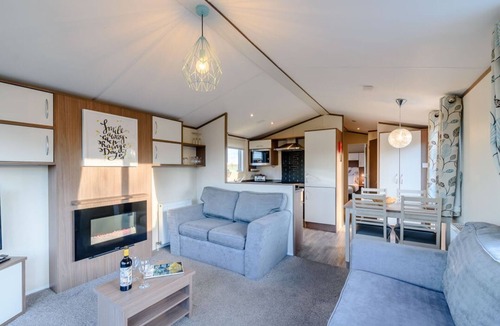 Carlton Miniott Cabin | Alder Waterside Spa (Pet), Thirsk