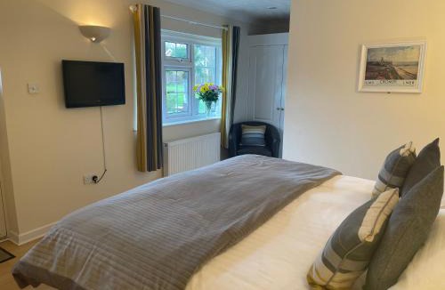 Great Ellingham Bed & Breakfast | Aldercarr Hall