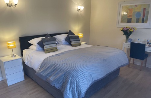 Great Ellingham Bed & Breakfast | Aldercarr Hall