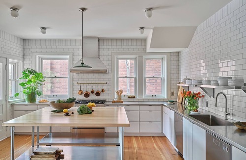 Detroit Bed & Breakfast | ALEO