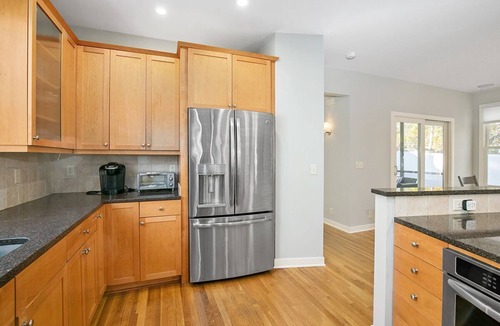 Douglas House | Alex`s Pool House Private Pool & Hot Tub Centrally Located in the Saugatuck