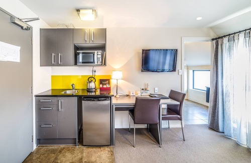 Epsom Hotel | Alexander Inn