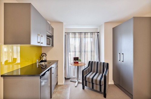 Epsom Hotel | Alexander Inn