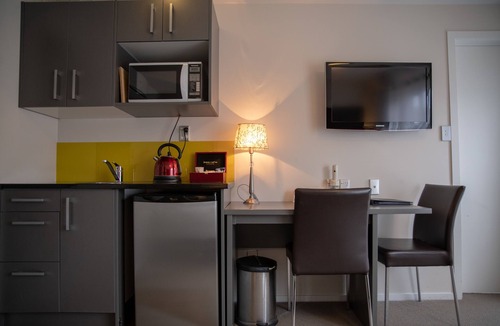 Epsom Hotel | Alexander Inn