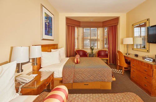 Gayborhood Hotel | Alexander Inn