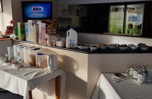 Warwick Hotel | Alexander Motel