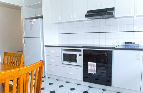 Essendon Hotel | Alexander Motor Inn & Apartments