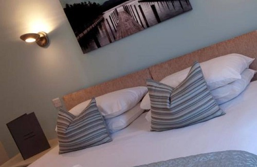 Putley Hotel | Alexander Park Resort