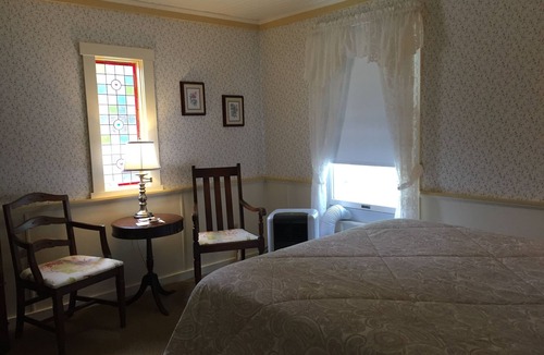 Ashford Hotel | Alexander's Lodge (1 Queen bed, Breakfast Included)