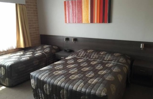 Vineyard Hotel | Alexander The Great Motel