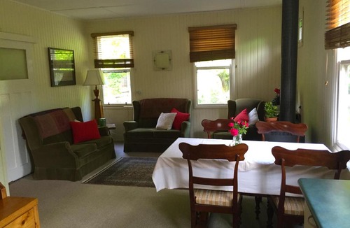 Maintongoon House | Alexandra Farmstay