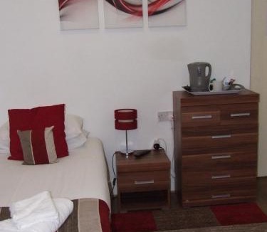 Hemel Hempstead House | Alexandra Guest House