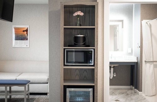 Traverse City Hotel | Alexandra Inn