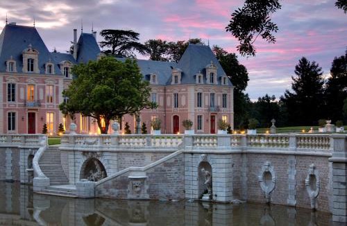 Mazieres-en-Gatine Hotel | Alexandra Palace - La Maison Younan