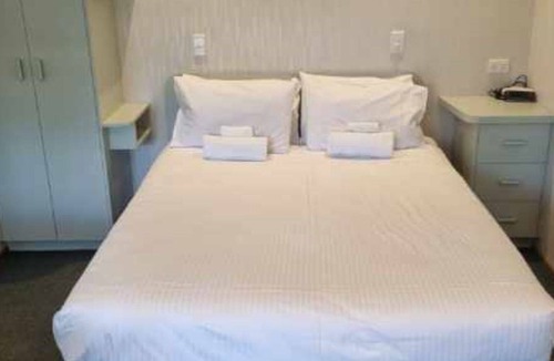 Alexandra Cabin | Alexandra Parklife. Deluxe Studio 1