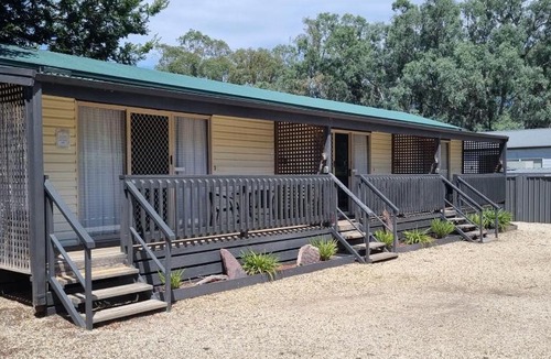 Alexandra House | Alexandra Parklife Deluxe Studio 1