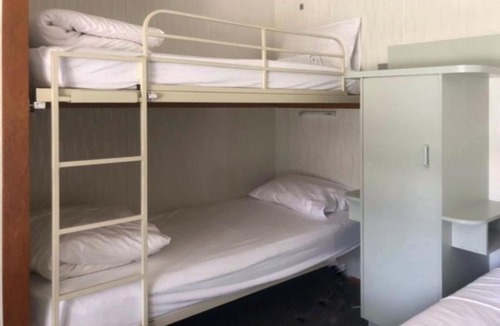 Alexandra Cabin | Alexandra Parklife Studio 3