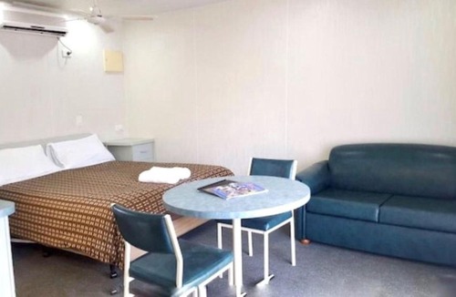 Alexandra House | Alexandra Parklife Studio 4