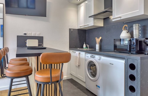 Centre Ville Rive Gauche Apartment | Alexandre – F2 cosy avec parking à deux pas de la Seine