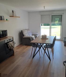 Miniac-Morvan Apartment | Alexandre