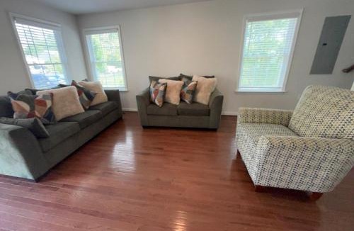 Mount Vernon House | Alexandria Retreat Near DC, Metro & Military Bases