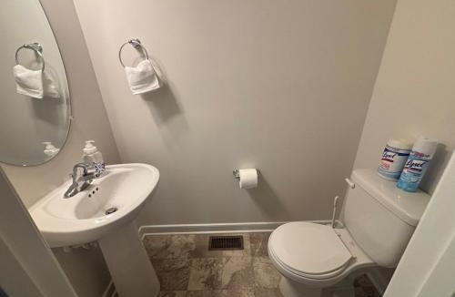 Mount Vernon House | Alexandria Retreat Near DC, Metro & Military Bases