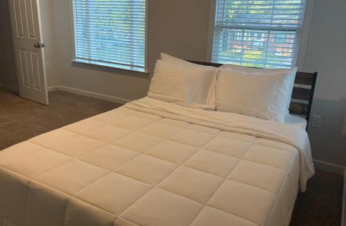 Mount Vernon House | Alexandria Retreat Near DC, Metro & Military Bases
