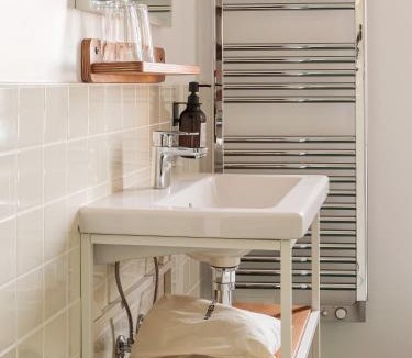 Saint-Vincent-de-Paul Hotel | Alfred Hotels Paris Gare du Nord