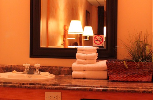 Wawa Hotel | Algoma Motel