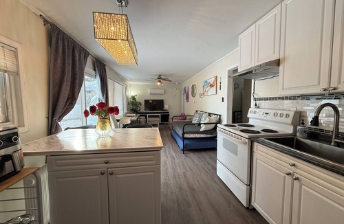 Highlands East House | Algonquin S Lakeview 3BR H-Tub W-Stove Sandy Beach, Algonquin S Lakeview 3BR H-Tub W-Stove Sandy Bea
