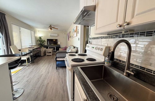Highlands East House | Algonquin S Lakeview 3BR H-Tub W-Stove Sandy Beach, Algonquin S Lakeview 3BR H-Tub W-Stove Sandy Bea