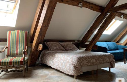 Flavigny-sur-Ozerain Bed & Breakfast | Algranate - Maison du Tisserand