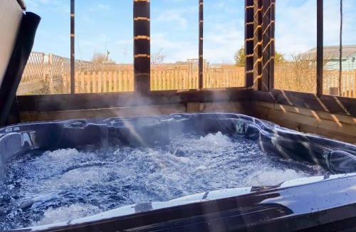 Tilney Fen End House | Algwen Cabin