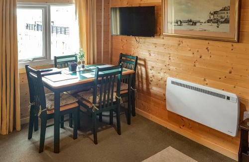 Tilney Fen End House | Algwen Cabin