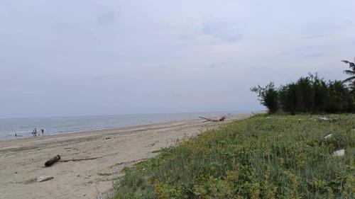 Kota Bharu House | Alhambra Beach Staycation - Bachok