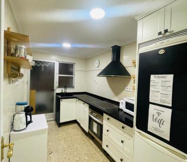 Pla del Bon Repos Apartment | Alicante Family Home Stay PARKING