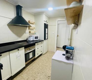 Pla del Bon Repos Apartment | Alicante Family Home Stay PARKING