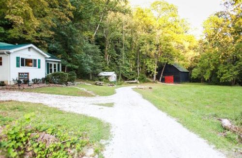 Frenchburg House | Alice Rocks - Pet Friendly, Firepit, WiFi