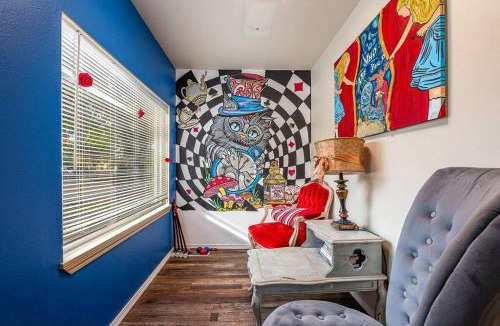 Northeast Neighbors Apartment | Alice- The Wonderland Experience