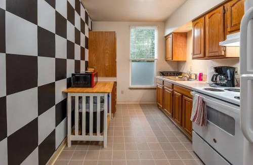 Northeast Neighbors Apartment | Alice- The Wonderland Experience