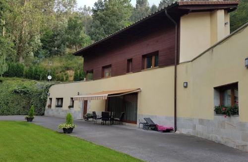 Berango Villa | Aliga Etxea. Beach and Mountain Village.