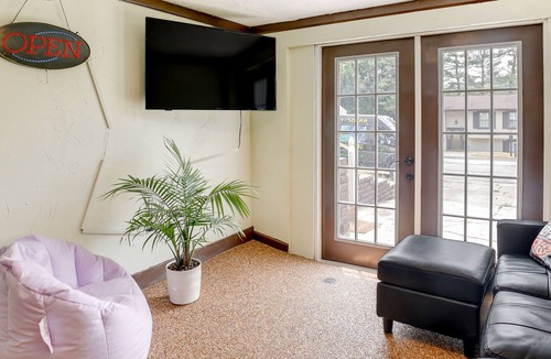 Ingomar House | Aliquippa Studio w/ Smart TVs & Gaming Console!