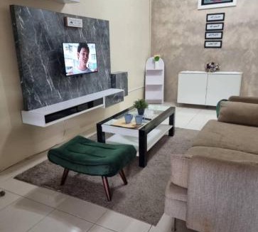 Lunas House | Alisa Homestay