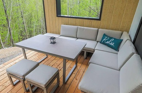 Pont-Rouge Ski Chalet | Alize Cozy Nature Escape with Spa Domaine Grand