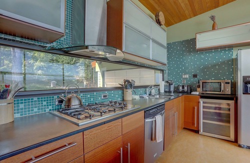 Hood River House | Alizes - Luxury, Flagship Best Gorge Views, Downtown, Theater Room, Exceptional