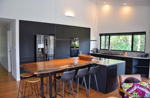 Hat Head House | Alkira Hat Head