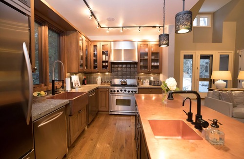 Union Pier House | ALL 5 STAR REVIEWS! Walk to beach, dining. Private Hot tub. Association pool!