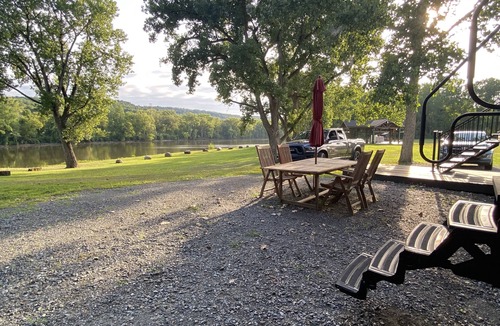 Minden Cabin | All aboard! Riverfront FJ&G Caboose