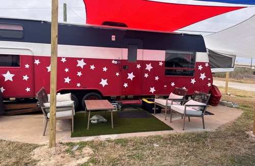 Surfside Beach House | All-American Travel Trailer Near The Beach